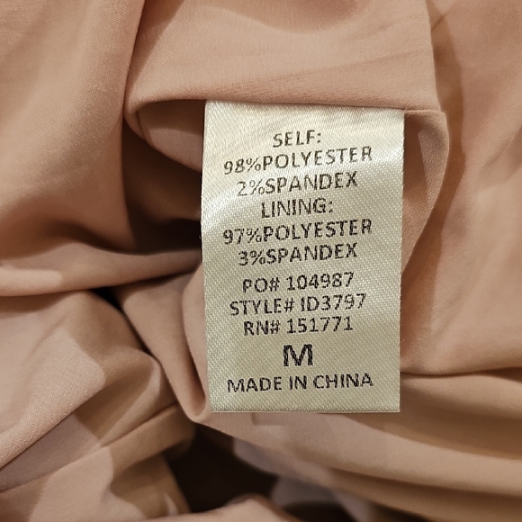 Le Lis Collection Blush Pink Flutter Sleeve Tiered Midi Dress Sz M - Picture 8 of 10